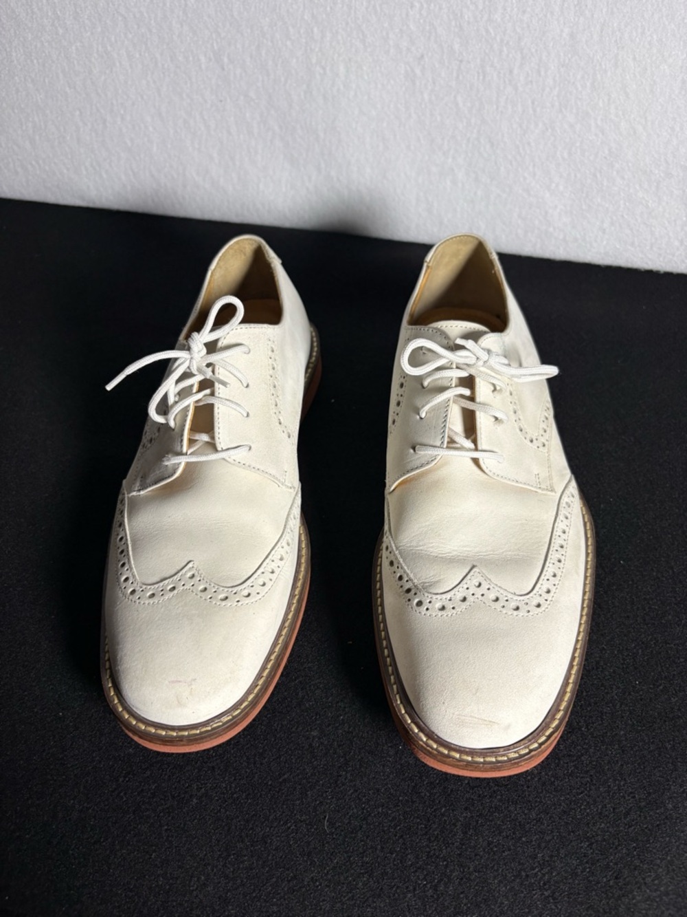 Johnston & Murphy 1850 Men's Cream Sheepskin  Wingtip Oxford Shoes, Size 9.5M